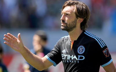 多宝电竞-什琴斯尼更衣室唱歌跑调成笑点