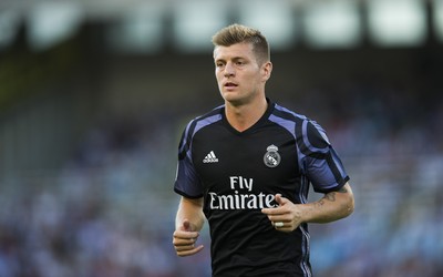 多宝电竞热评-从法甲最佳新人到欧冠MVP